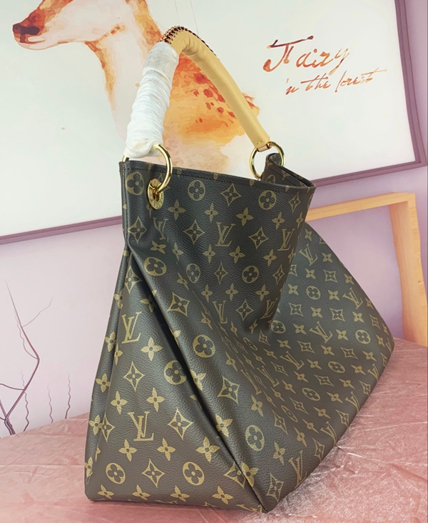 ルイヴィトンバッグ背面デザイン